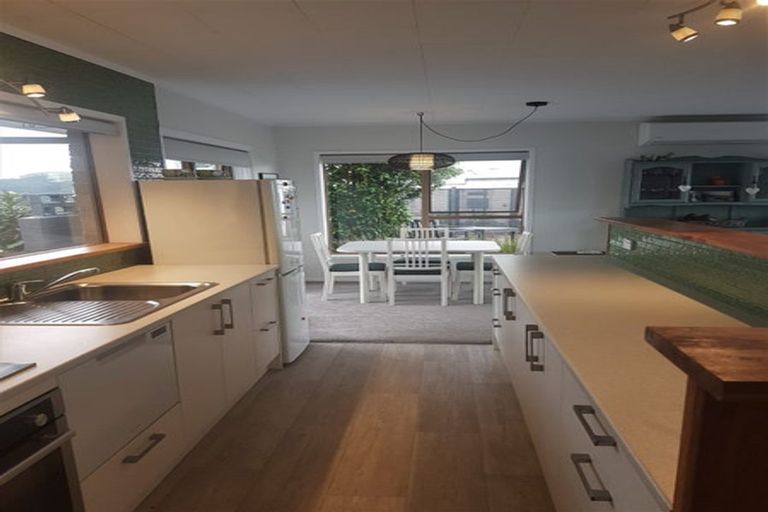 Photo of property in 4b Hillcrest Road, Orewa, 0931