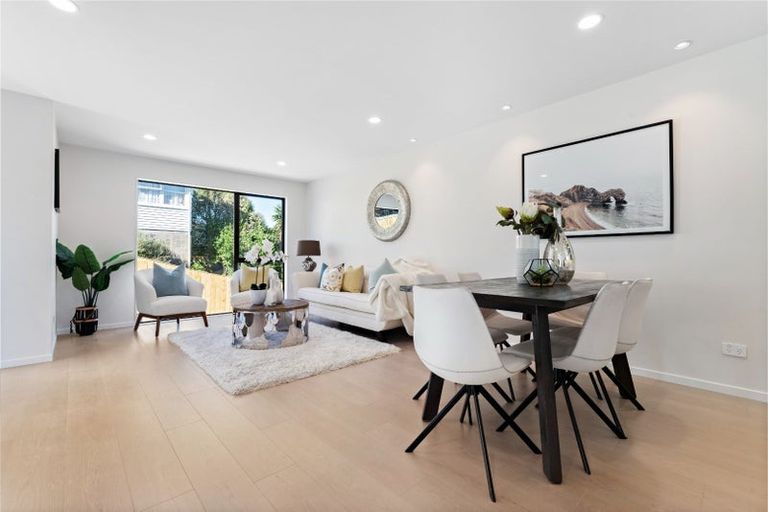 Photo of property in 11a Bowman Road, Forrest Hill, Auckland, 0620