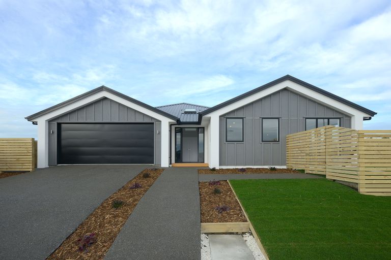 Photo of property in 38 Sarikei Avenue, Northwood, Christchurch, 8051