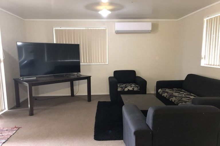 Photo of property in 9 Scotts Field Drive, Takanini, 2112