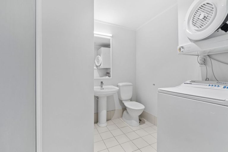 Photo of property in 18a/30 Westward Ho, Glen Eden, Auckland, 0602