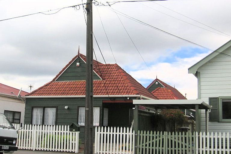 Photo of property in 14 Queen Street, Petone, Lower Hutt, 5012