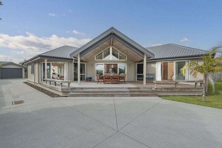 Photo of property in 102 Bond Road, Whangamata, 3620