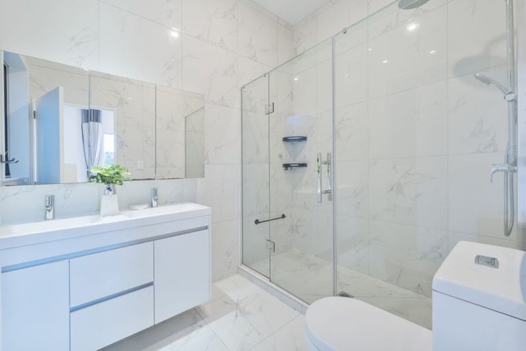 Photo of property in 22 Sunshine Boulevard, Sunnyvale, Auckland, 0612