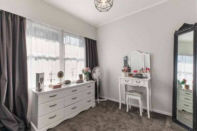 Photo of property in 13 Joyce Street, Pahurehure, Papakura, 2113