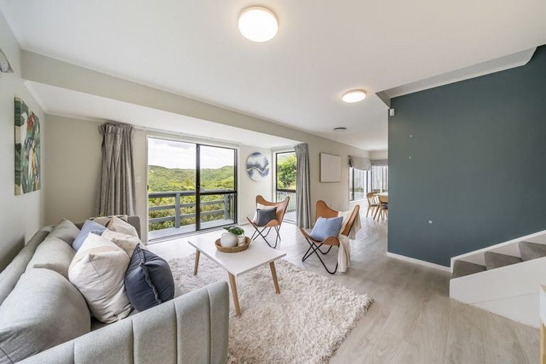 Photo of property in 66 Woodhouse Avenue, Karori, Wellington, 6012