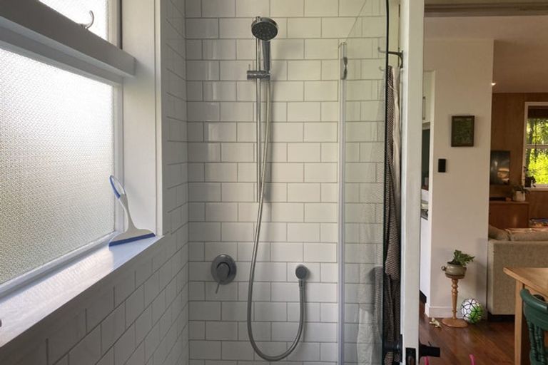 Photo of property in 41 Karaka Street, Helensville, 0800