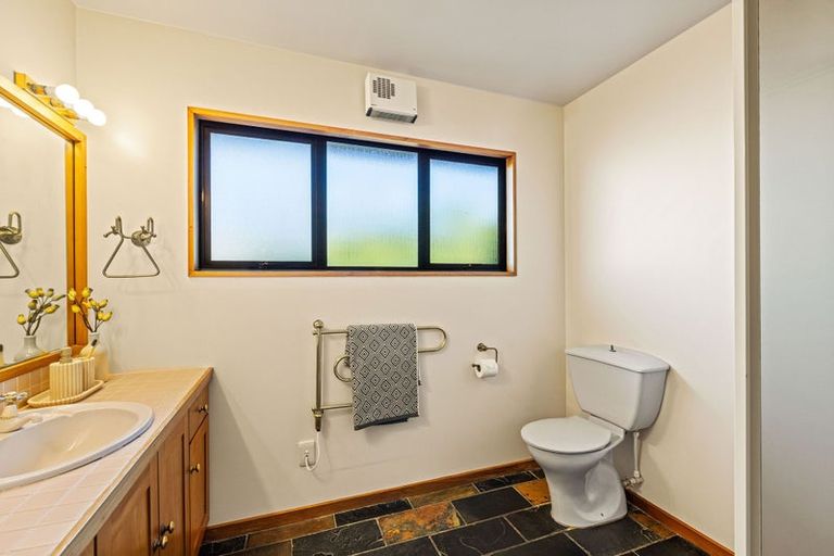 Photo of property in 10 Luxton Place, Mount Pleasant, Christchurch, 8081