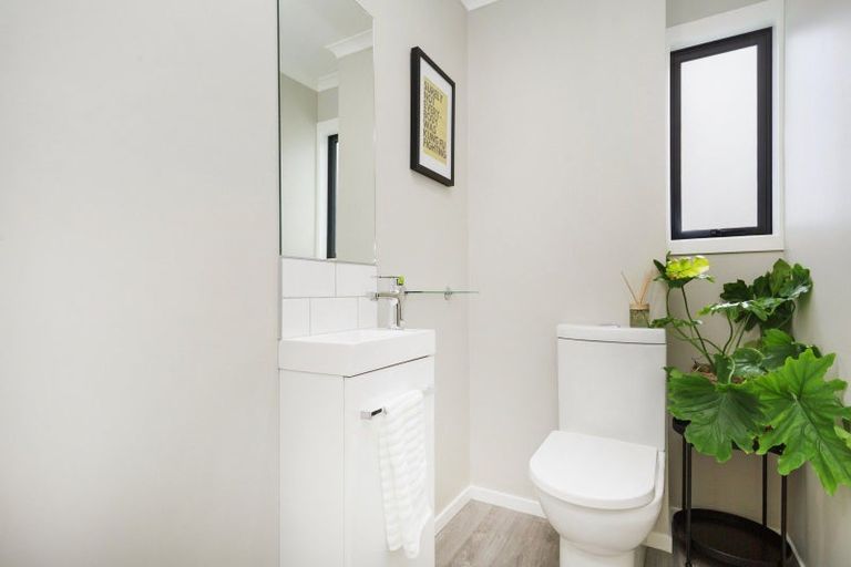 Photo of property in 6d Te Whiti Grove, Waterloo, Lower Hutt, 5011