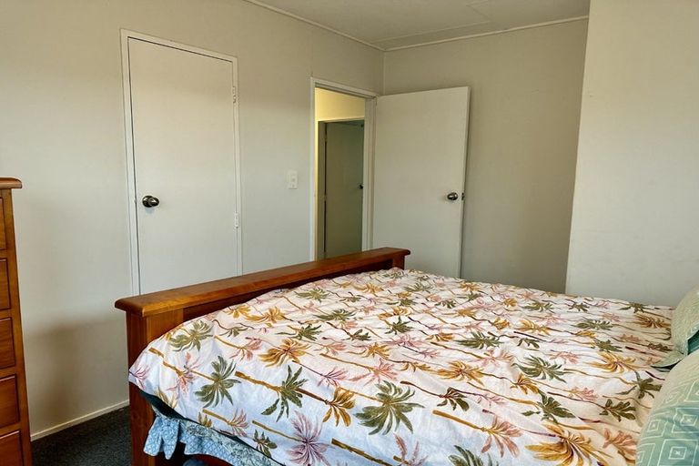 Photo of property in 2 Bryce Place, Kelvin Grove, Palmerston North, 4414