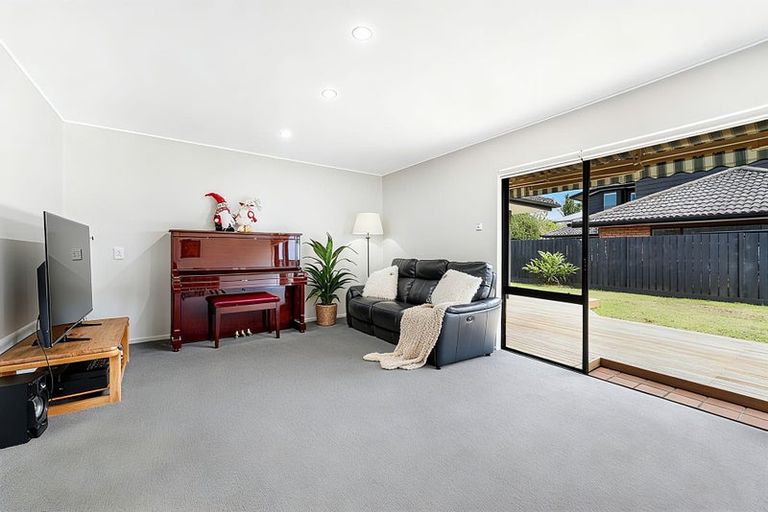 Photo of property in 1/21 Eastern Beach Road, Eastern Beach, Auckland, 2012