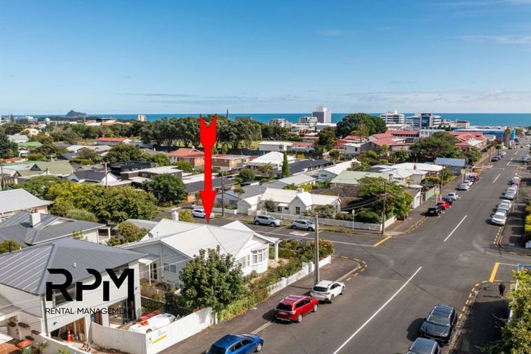 Photo of property in 84 Gover Street, New Plymouth, 4310