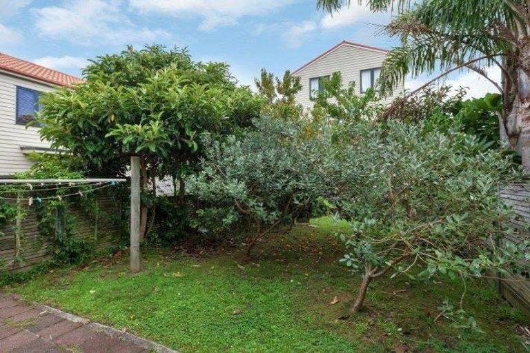 Photo of property in Tuscany Towers, 76/1 Ambrico Place, New Lynn, Auckland, 0600