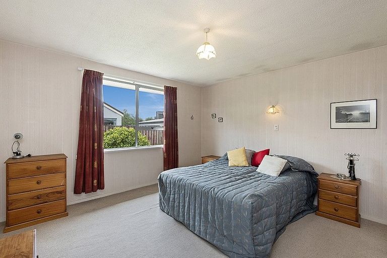 Photo of property in 1/8c Heaphy Place, Casebrook, Christchurch, 8051