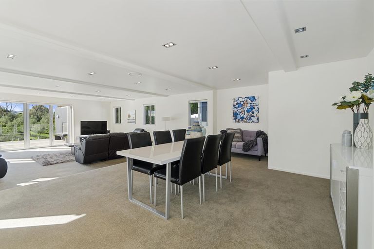 Property details for 15 Old Coach Way, Ramarama, Drury, 2579