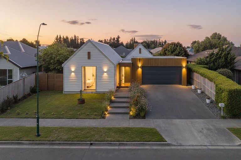 Photo of property in 20 Sandown Boulevard, Rangiora, 7400