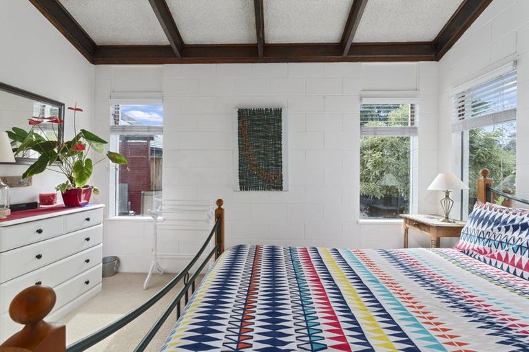 Photo of property in 1/6 Bronwyn Place, Torbay, Auckland, 0630