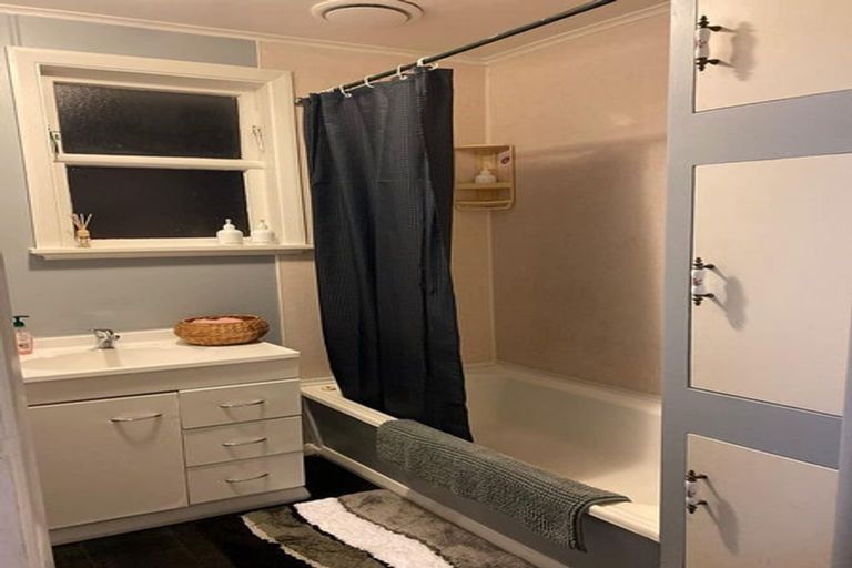 Photo of property in 24 Palmer Crescent, Silverstream, Upper Hutt, 5019