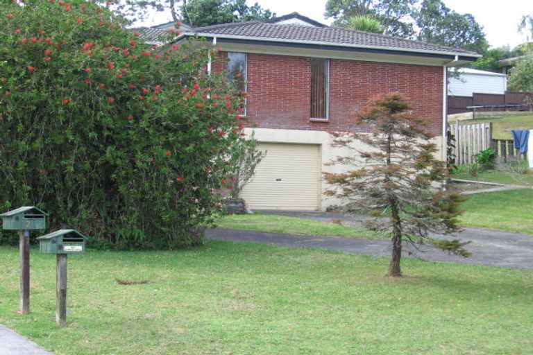 Photo of property in 2/12 Tallington Crescent, Torbay, Auckland, 0630