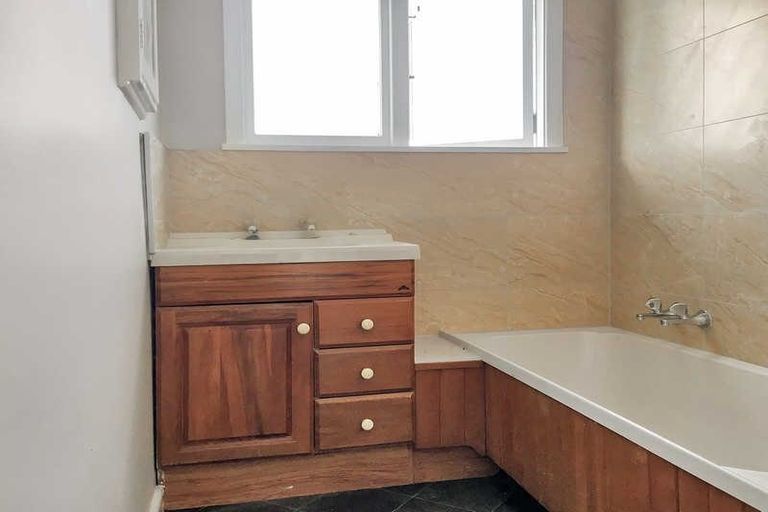 Photo of property in 67 Epsom Road, Sockburn, Christchurch, 8042