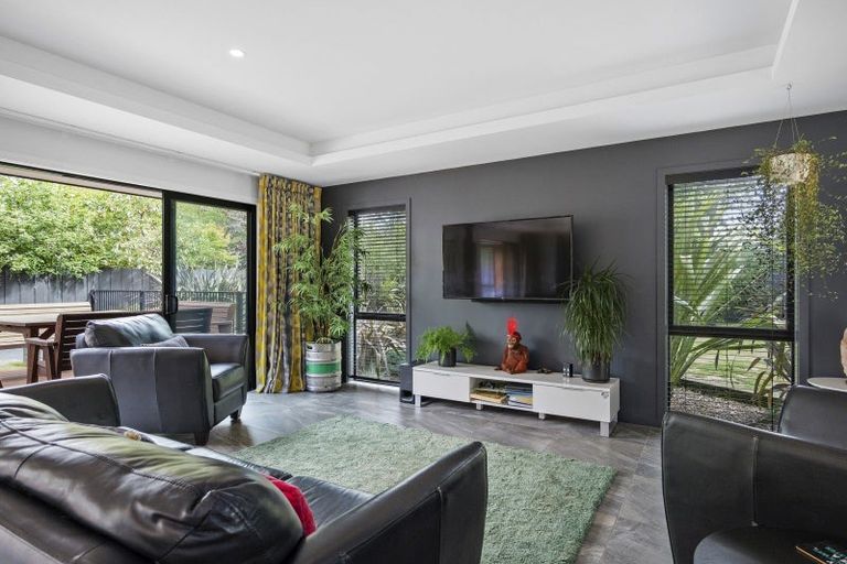 Photo of property in 21 Oakden Drive, Darfield, 7510