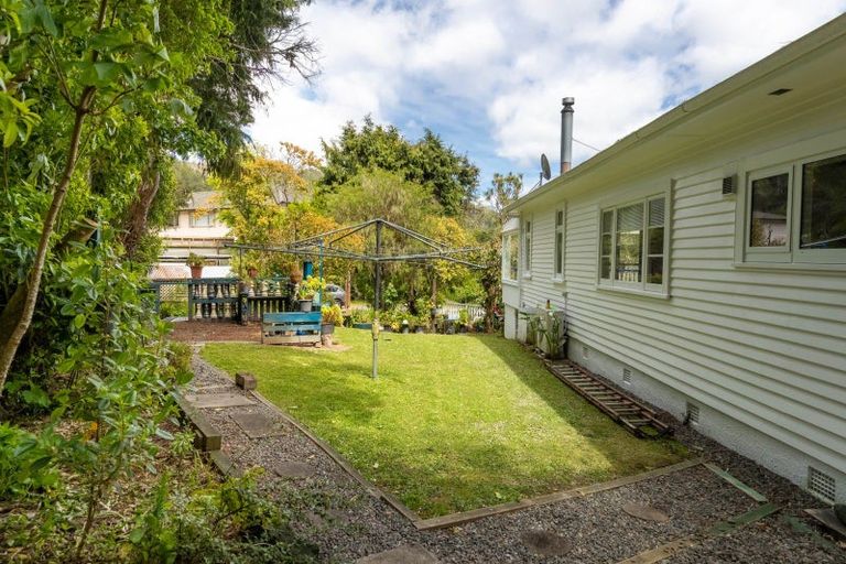 Photo of property in 59 Kamahi Street, Stokes Valley, Lower Hutt, 5019