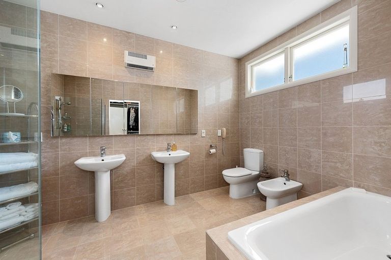 Photo of property in 21 Awatere Avenue, Beerescourt, Hamilton, 3200