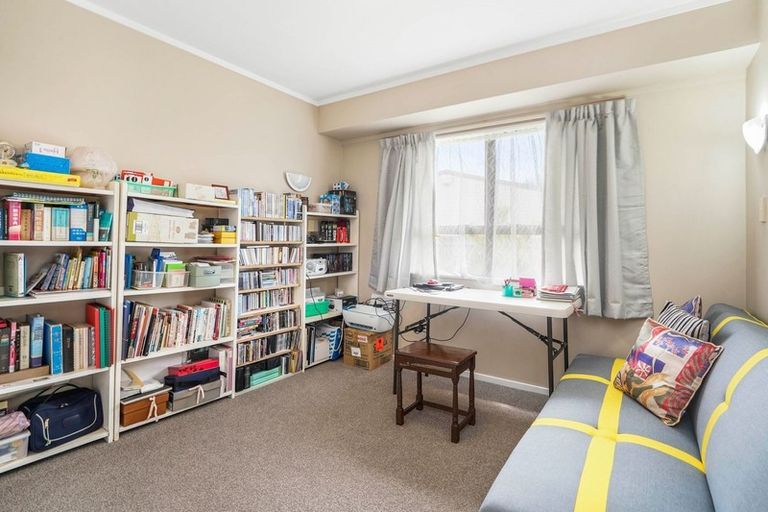 Photo of property in 17 Mews Place, Forest Lake, Hamilton, 3200