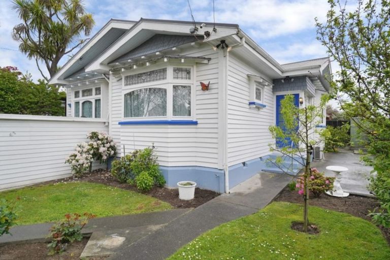 Photo of property in 2/49 Saint James Avenue, Papanui, Christchurch, 8053