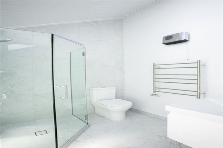 Photo of property in 2/24 Rookwood Avenue, New Brighton, Christchurch, 8083