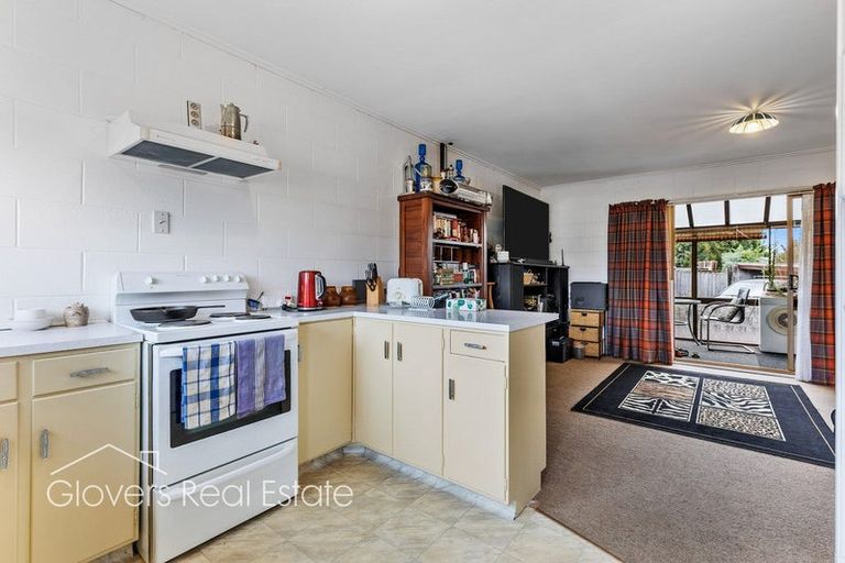 Photo of property in 2/23a Nandana Drive, Glen Eden, Auckland, 0602