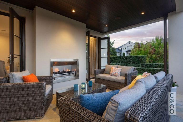 Photo of property in 8 Tauwaka Crescent, Riverhead, 0820