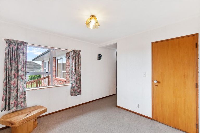 Photo of property in 11 Unsworth Drive, Unsworth Heights, Auckland, 0632