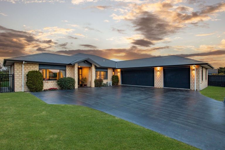 Photo of property in 9 Aquila Crescent, Rototuna North, Hamilton, 3210