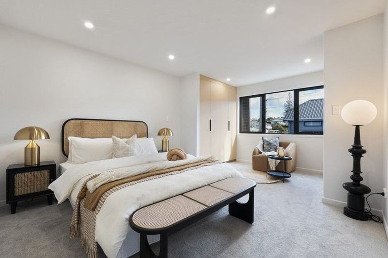 Photo of property in 69b Chivalry Road, Glenfield, Auckland, 0629