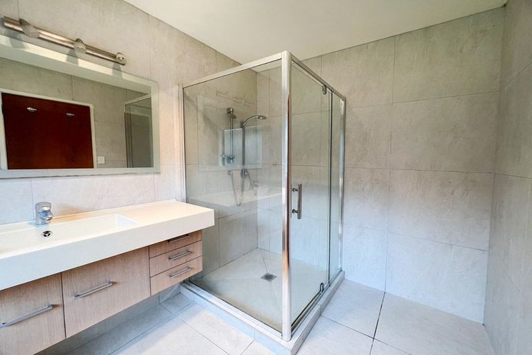 Photo of property in 4 Landsberg Way, Windsor Park, Auckland, 0632