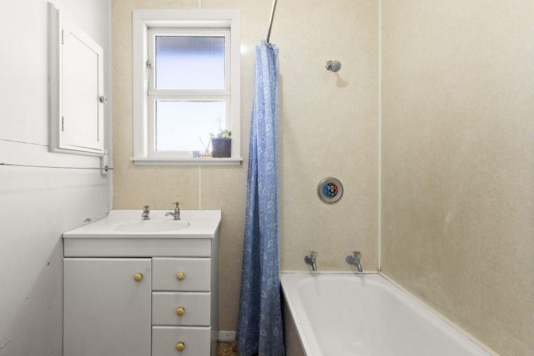 Photo of property in 16 Hitchings Avenue, Onekawa, Napier, 4110