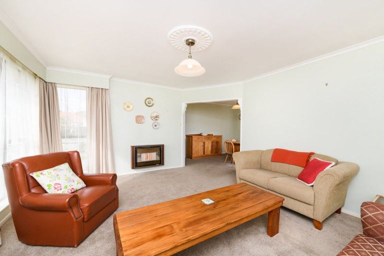 Photo of property in 1a Lowestoft Place, West End, Palmerston North, 4412
