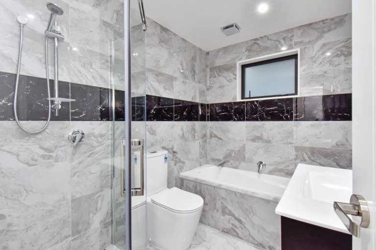 Photo of property in 10b Rothery Road, Hillpark, Auckland, 2102