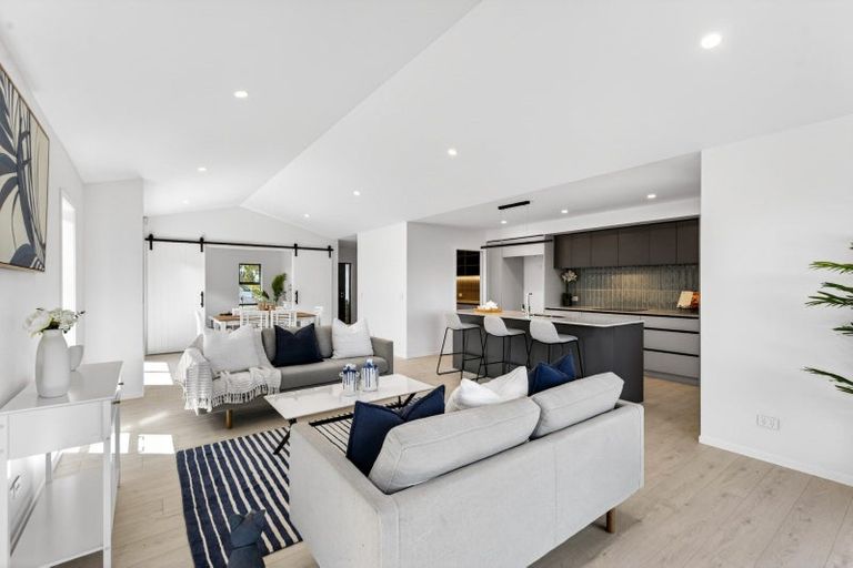 Photo of property in 14 Annie Aranui Drive, Poraiti, 4182