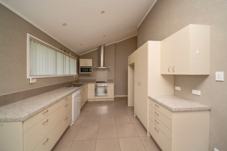 Photo of property in 12 Te Ngaere Place, Merrilands, New Plymouth, 4312