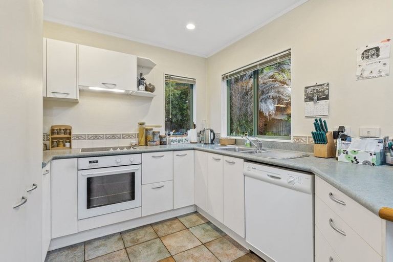 Photo of property in 50 Bronzewing Terrace, Unsworth Heights, Auckland, 0632