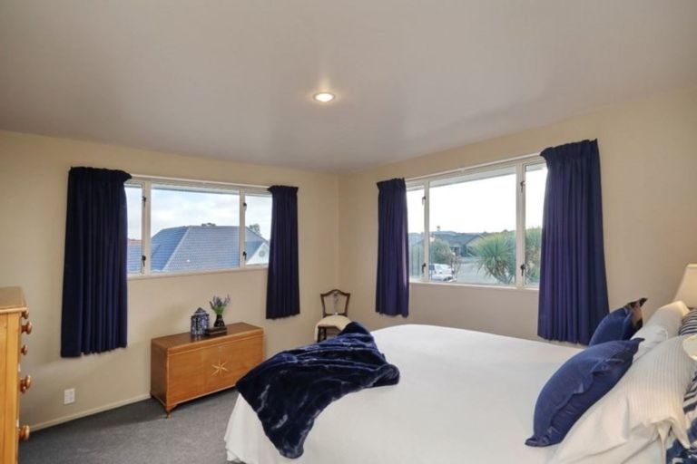 Photo of property in 8 Evenwood Place, Waimairi Beach, Christchurch, 8083
