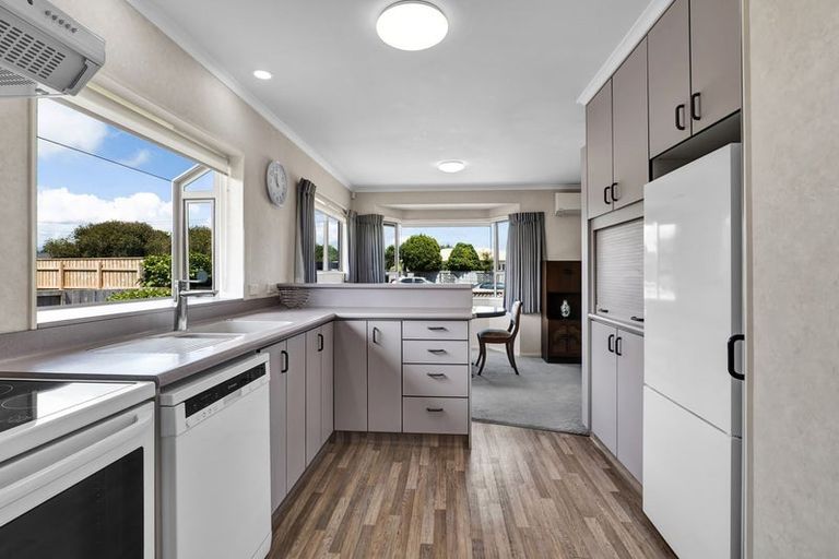 Photo of property in 273/1 Mangorei Road, Merrilands, New Plymouth, 4312