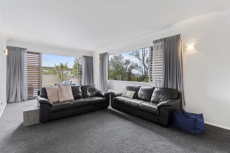 Photo of property in 73 Waldorf Crescent, Orewa, 0931