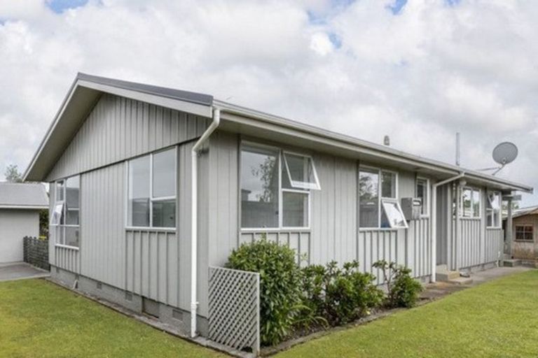 Photo of property in 8 Evelyn Place, Welbourn, New Plymouth, 4310