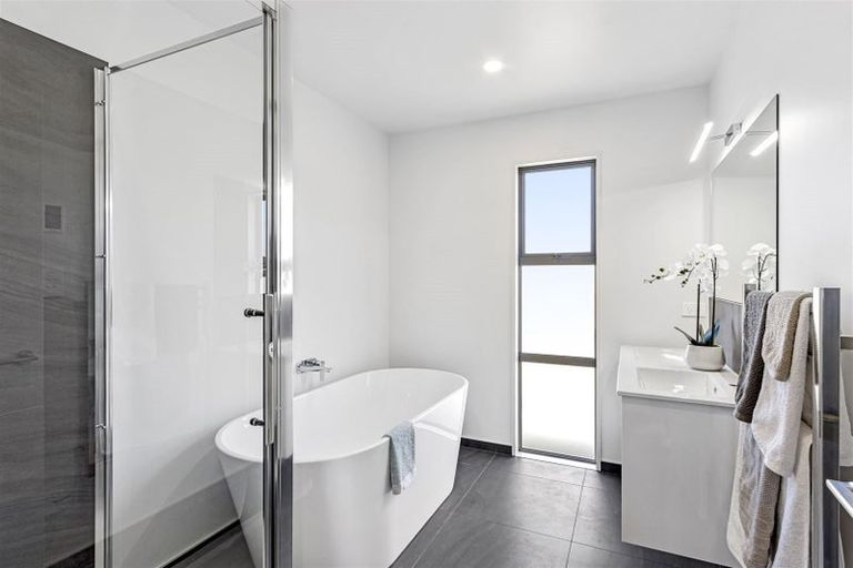 Photo of property in 16 Dynes Road, Rolleston, 7615