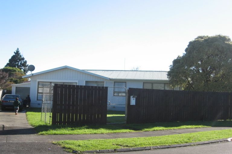 Photo of property in 14 Romney Place, Manurewa, Auckland, 2102