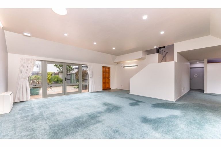 Photo of property in 28 Brockworth Place, Riccarton, Christchurch, 8011