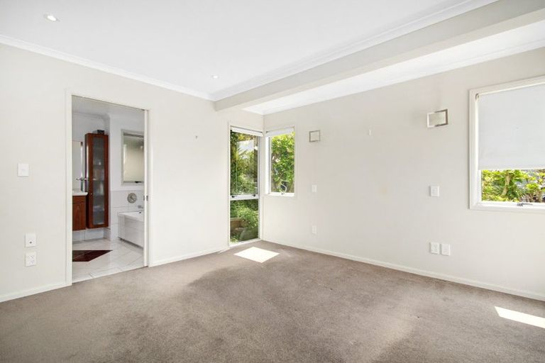 Photo of property in 2/275 Karaka Bay Road, Karaka Bays, Wellington, 6022